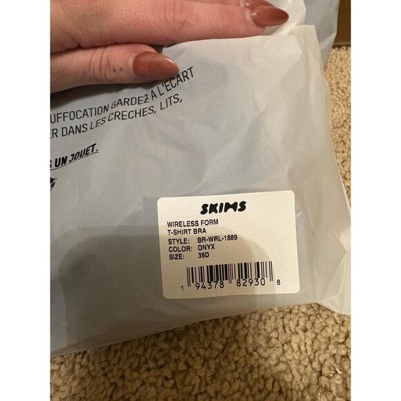 Skims - Picture 2 of 2